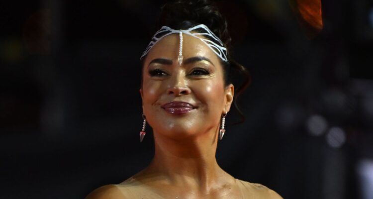 “Nadie merece esa w..” Comentarios lapidan vestimenta de Marlen Olivarí en gala de Viña
