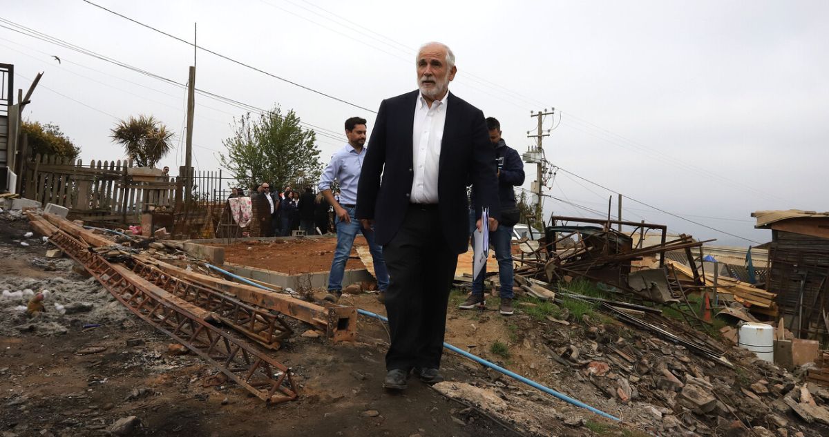 Montes fustiga a Contraloría por informe sobre megaincendio en Valparaíso: “Lo único que hace es daño”