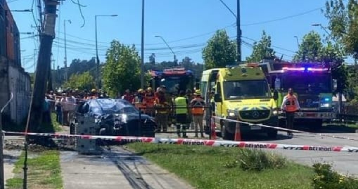 Un muerto deja volcamiento de vehículo y posterior choque con poste del tendido eléctrico en Coronel