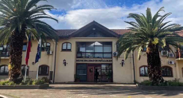 Municipalidad de Peñalolén desvincula a 22 funcionarios por uso irregular de licencias médicas