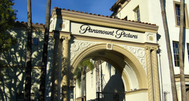 Warner confirma que Paramount le mejoró su propuesta de compra, pero Netflix continúa con ventaja