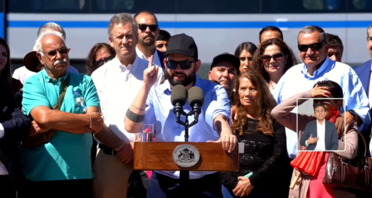 Presidente Boric: “El ministro Muñoz no anda nada solo”