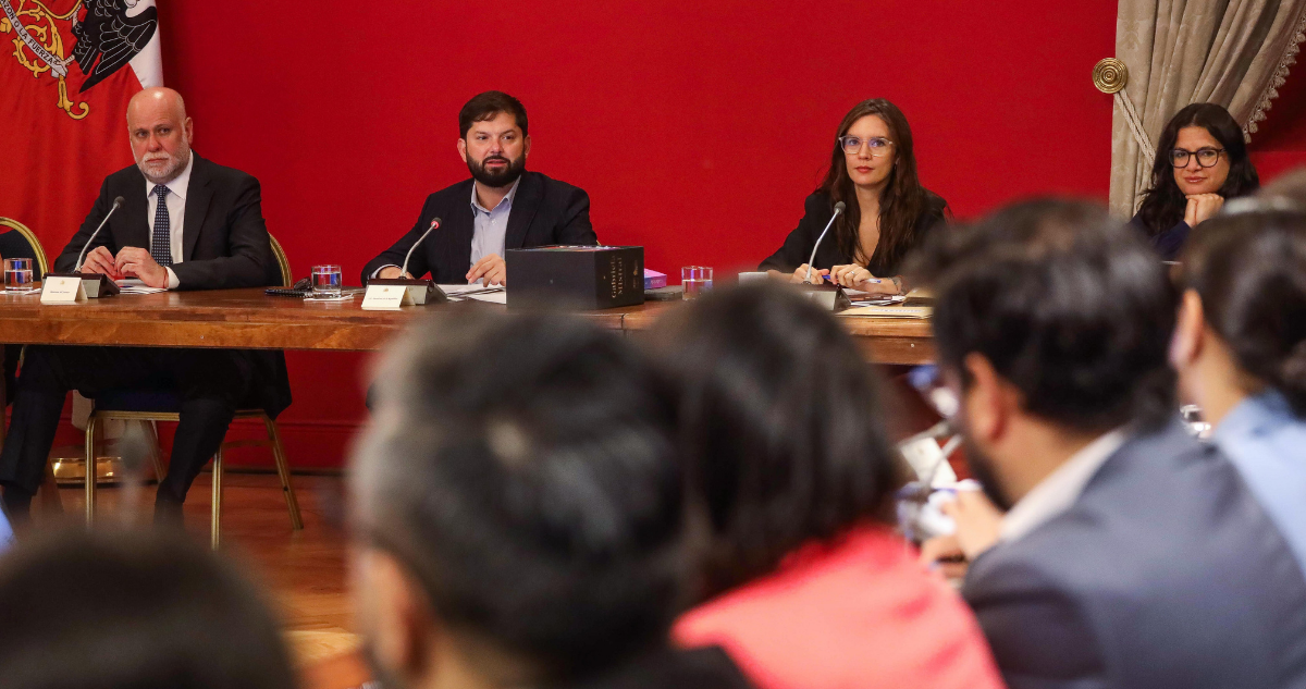 Presidente presiona por FES y Sala Cuna en su último consejo, pero el Congreso enfría las opciones