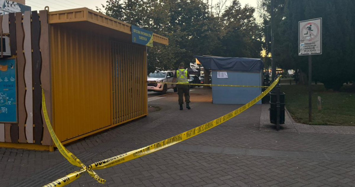 Indagan parricidio en Tomé: adolescente de 15 años habría matado a su padre en una plaza