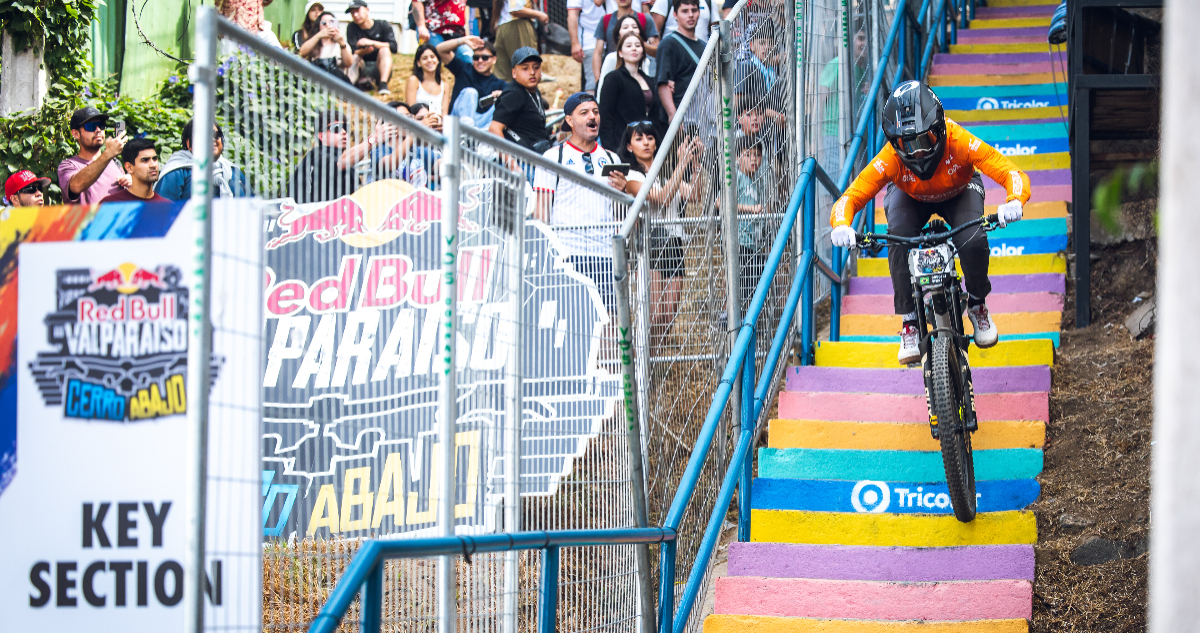 Red Bull Valparaíso Cerro Abajo 2026 foto de la Escalera Tricolor