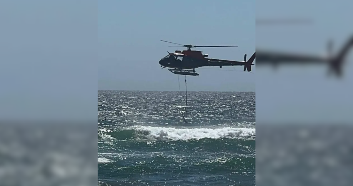 Rescatan a joven de 17 años que no lograba salir del mar en La Serena: estaría en estado grave