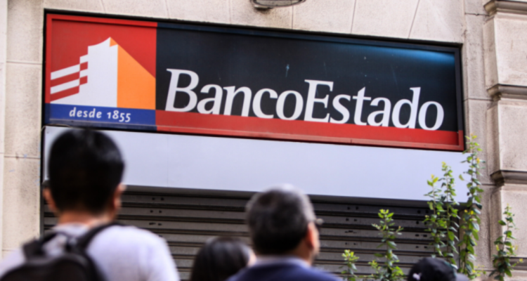 Robo frustrado a sucursal de Banco Estado deja daños por cerca de $30 millones