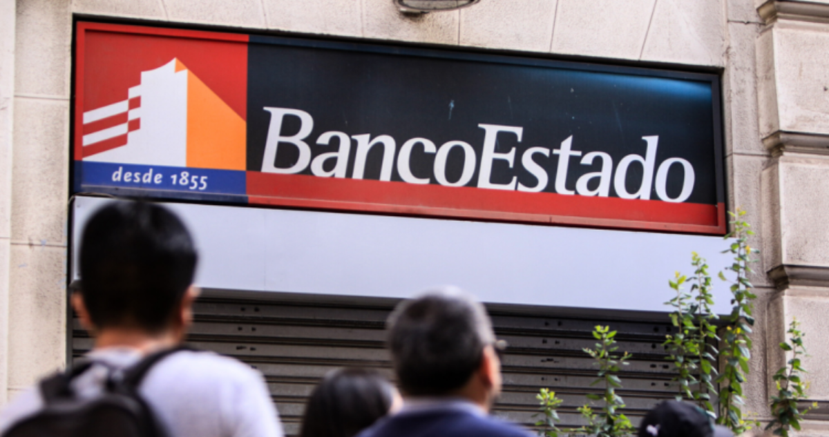 Robo frustrado a sucursal de Banco Estado deja daños por cerca de $30 millones