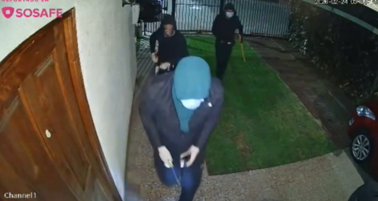 Familia de La Florida se enfrenta con delincuentes para evitar robo contra su vivienda