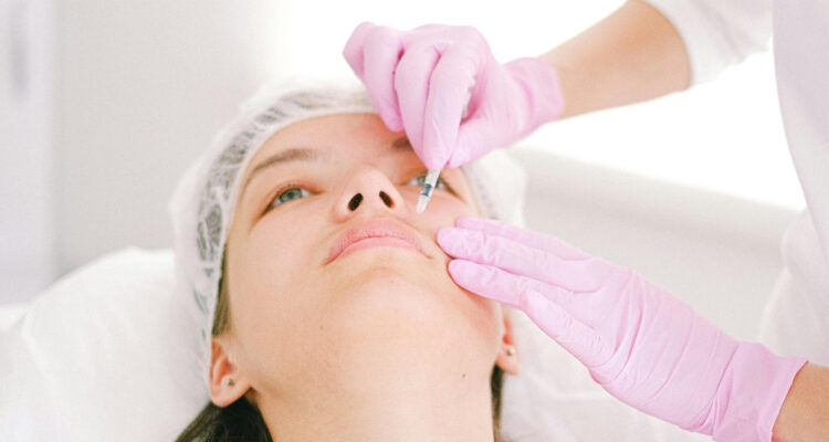 En medio de guerra y alto costo de vida: El mercado de la cosmética y estética se dispara 40% en Rusia