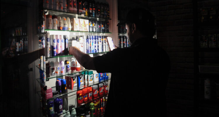 Más de $8 mil millones: SEC amplía multas y sanciona a dos empresas tras el mega apagón de 2025