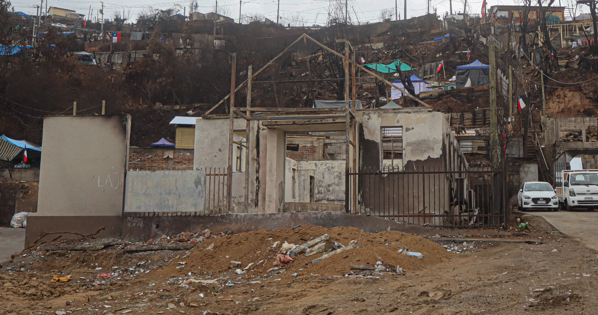 Viviendas, vehículos y otros bienes: Aseguradoras reportan a CMF siniestros relacionados a incendios