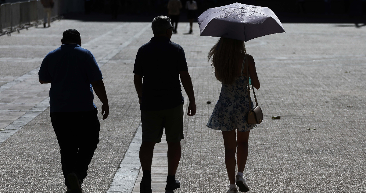 Senapred declara Alerta Roja en la RM por calor extremo: DMC pronostica hasta 36°C