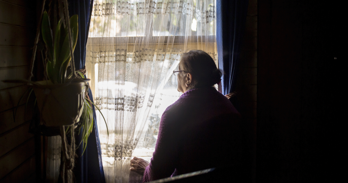 Soledad y Aislamiento en Adultos Mayores