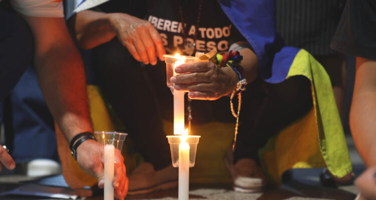 “¡Somos libres!”: Venezuela excarcela a más presos políticos en el marco de la ley de amnistía