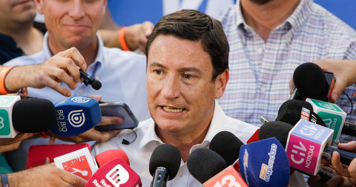 Squella (REP) acusa “avivada” por candidatura de Bachelet insistiendo en que es el “amarre más grande”