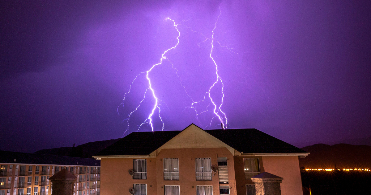 DMC emite Alerta por tormentas eléctricas que afectarían a 2 regiones del norte: llegarían con lluvias