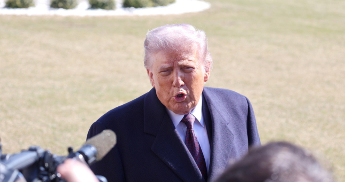 Trump insta a iraníes a alzarse contra su Gobierno cuando finalice el bombardeo