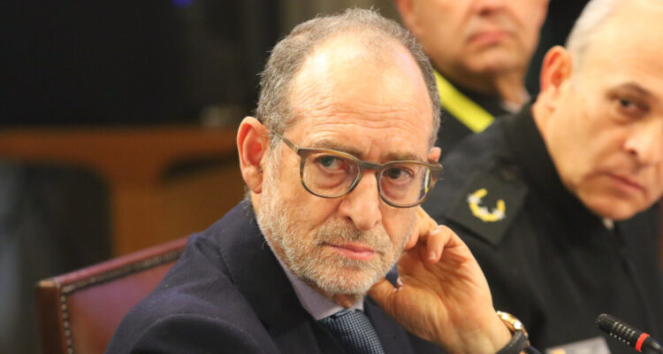 UDI exige a subsecretario Eidelstein aclarar viaje a China previo a trámite por cable submarino