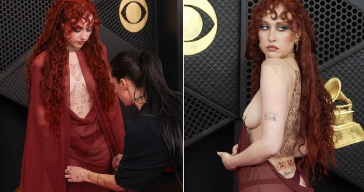 Chappell Roan sale al paso por su polémico vestido en la alfombra roja de los Grammy