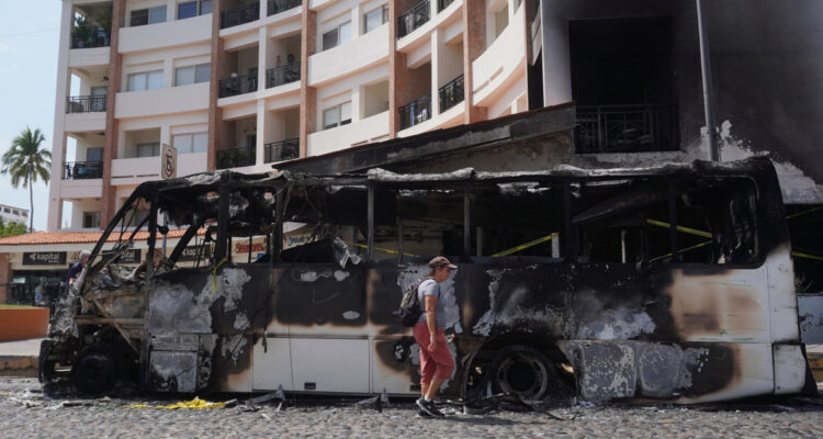 Jalisco intenta volver a la normalidad tras violencia narco