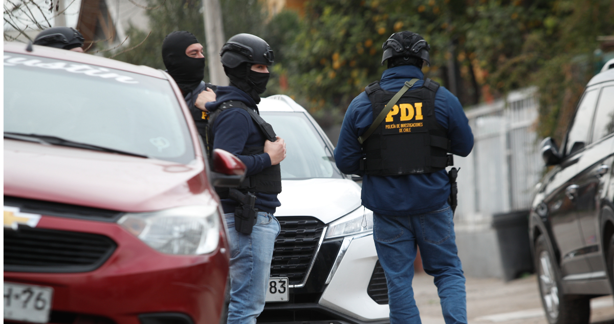 Violento portonazo en Talca: delincuentes armados apuñalaron a conductor y huyeron con su auto