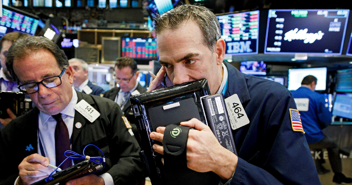 Wall Street cierra en rojo en jornada marcada por el sector tecnológico: IPSA se sumó a la tendencia