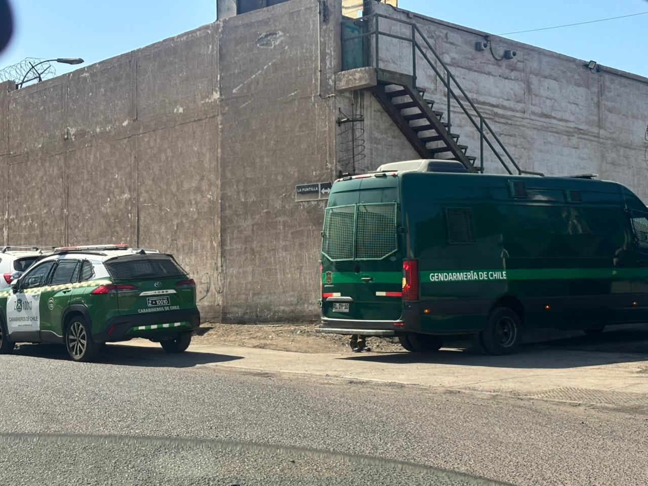 Muere gendarme que llegó con herida de bala al hospital desde cárcel de Iquique