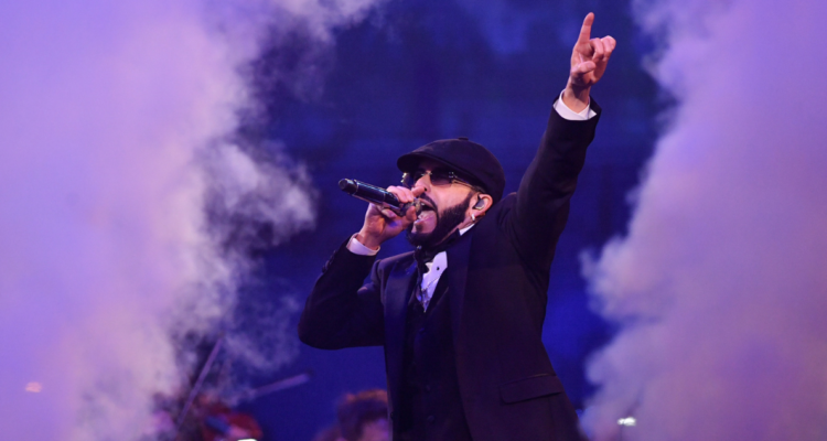 “Hit tras hit”: Yandel hace bailar a Karen Doggenweiler y una Quinta Vergara repleta en Viña 2026