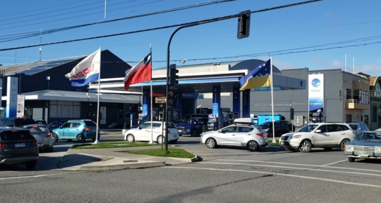 Alza de combustibles enciende alerta en zonas extremas por costo de vida y transporte, Magallanes y Aysén