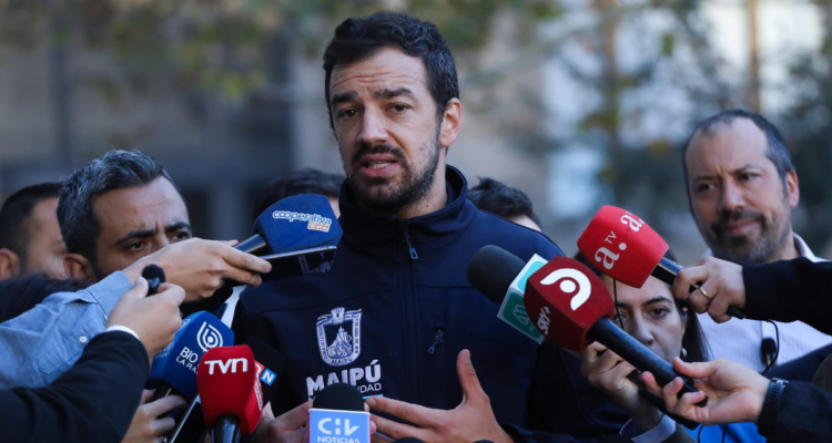 "Entró pasado de revoluciones": Tomás Vodanovic y alcaldes piden diálogo urgente con Kast ante alzas