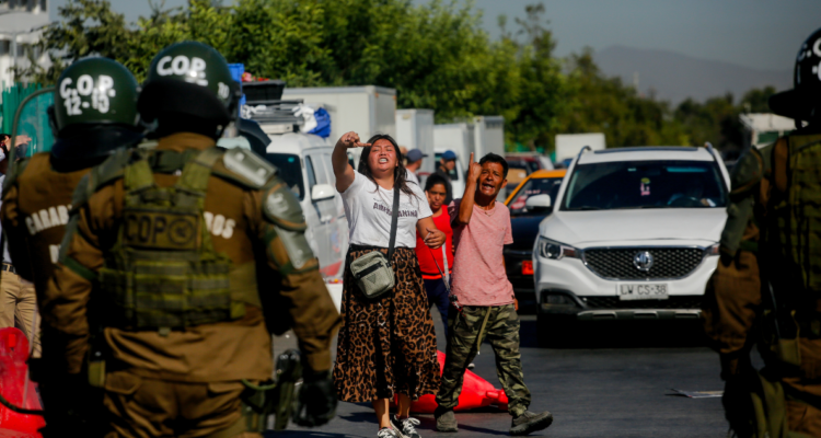 Incidentes tras desalojo de comercio ambulante afuera de cárcel Santiago 1: hubo un detenido