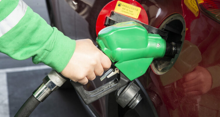 Se concreta histórica alza de combustibles: revisa aquí el precio de gasolinas y diésel