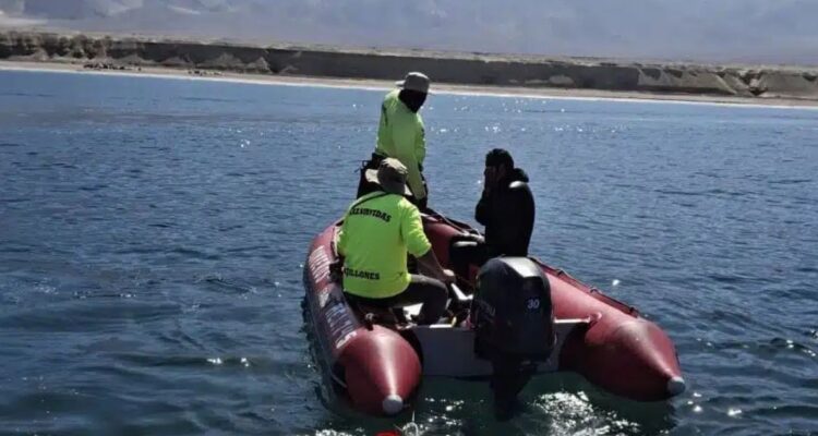 Hombre muere tras rescatar a dos menores que eran arrastrada por el mar en balneario de Hornitos