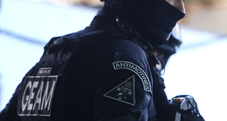 Al menos siete internos y dos gendarmes heridos tras allanamiento en cárcel de Lautaro