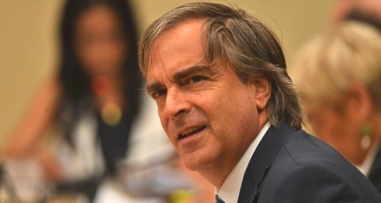 Al salvataje de Evópoli: senador Luciano Cruz-Coke es proclamado nuevo presidente de la colectividad