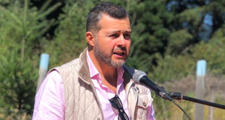 Condenan a exfuncionario que arrancó oreja a alcalde de Melipeuco