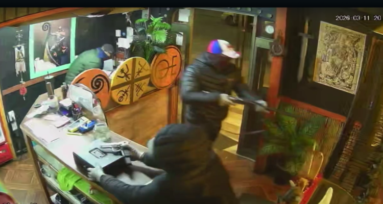 Violento robo armado se registra en local de comida rápida en Coronel: sujetos usaron hasta escopeta