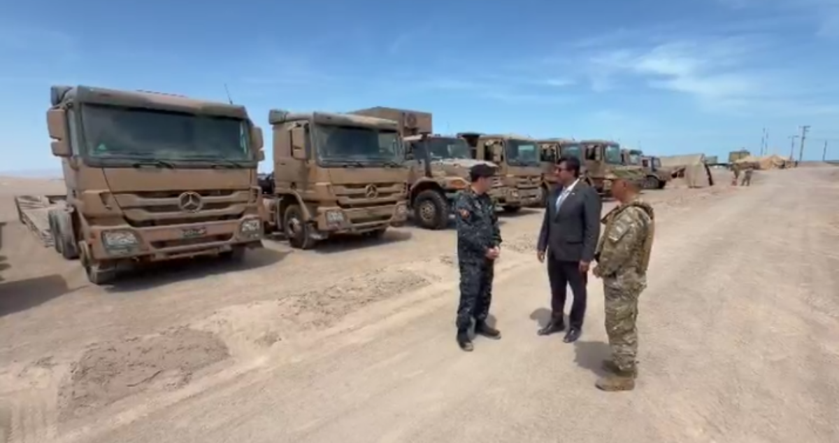Maquinaria pesada militar llega hasta la frontera Chile-Perú para iniciar zanjas prometidas por Kast