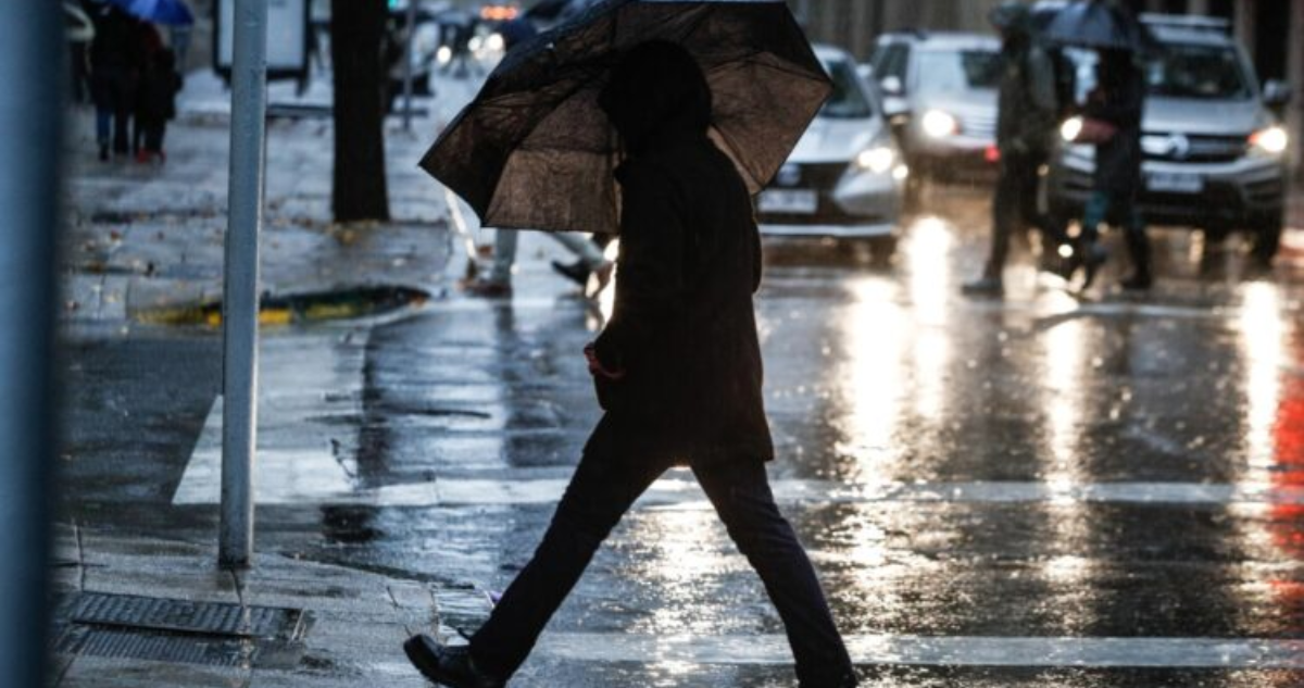 Emiten alerta meteorológica por lluvias en tres regiones del país: se esperan hasta 80 milímetros