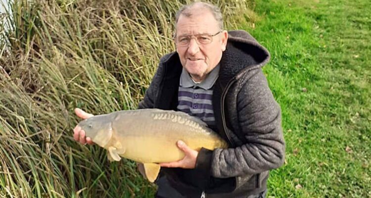 Octogenario británico con 5 kilos de droga podría morir en la cárcel en Chile: afirma que fue engañado