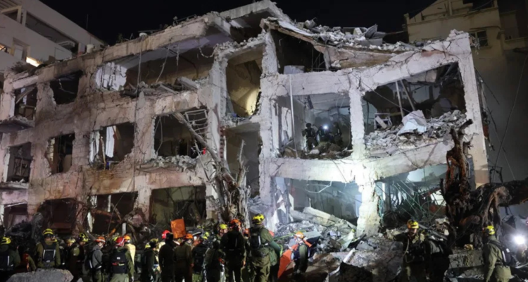 Israel confirma al menos dos muertos en Tel Aviv tras intenso bombardeo de Irán