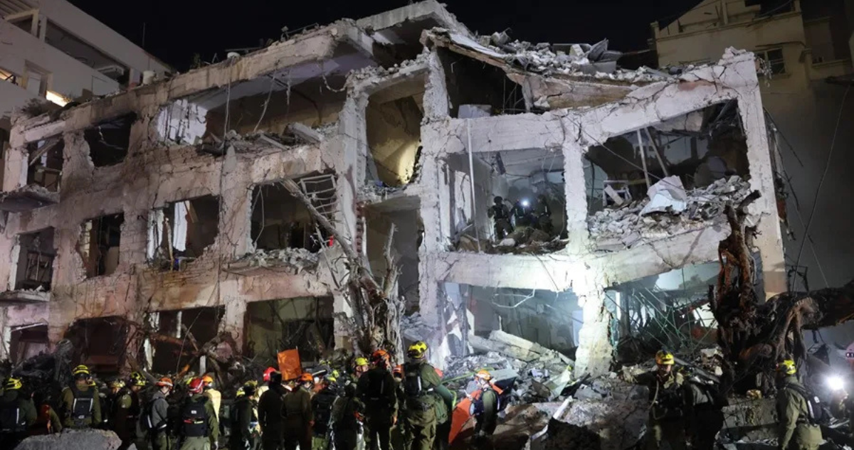 Israel confirma al menos dos muertos en Tel Aviv tras intenso bombardeo de Irán