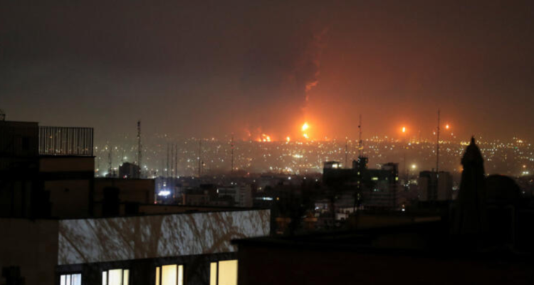 Qatar expulsa a oficiales iraníes por ataque a su principal planta de gas