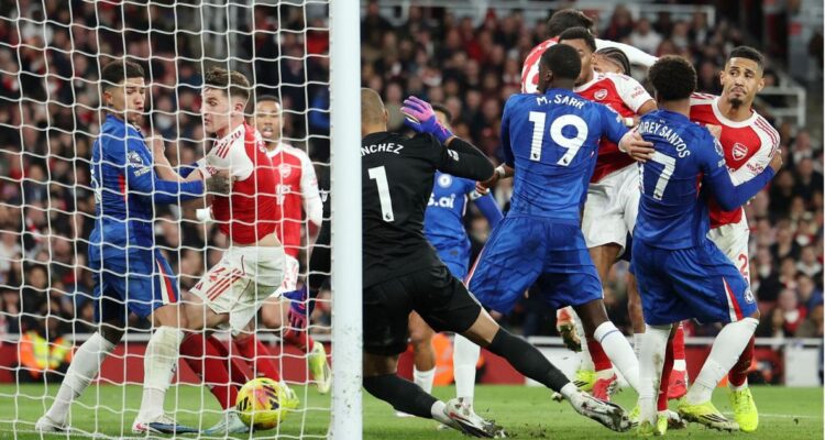 Arsenal superó con sufrimiento al Chelsea en Premier League