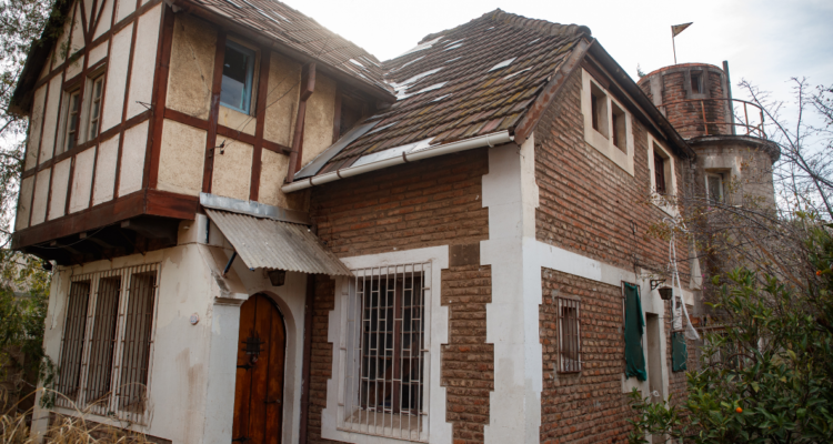 Avanza remodelación de futura casa del presidente Boric: San Miguel se adecúa en materia de seguridad