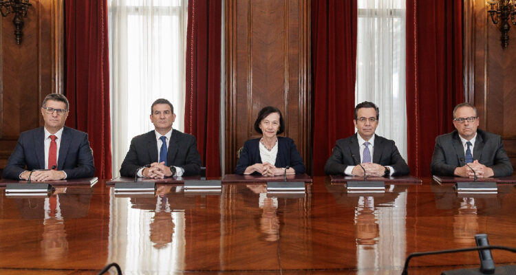 Banco Central reduce rango de crecimiento del país ante fuerte alza internacional de los combustibles