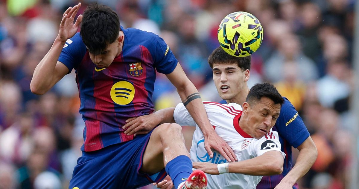 Sevilla de Alexis y Suazo fue humillado por el Barcelona en La Liga