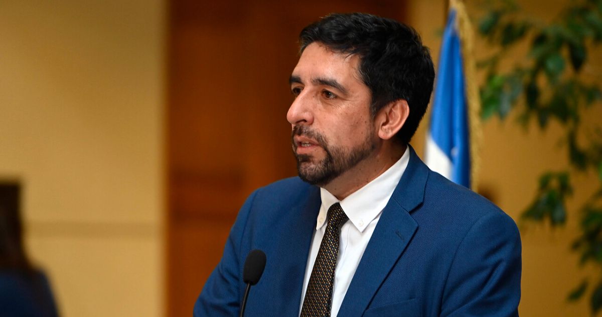 Barría emplaza a Camaño a dejar bancada de diputados DC: descartó rumores de ofrecimientos por su voto