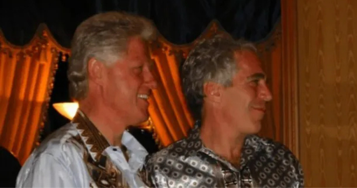 Bill Clinton junto a Jeffrey Epstein
